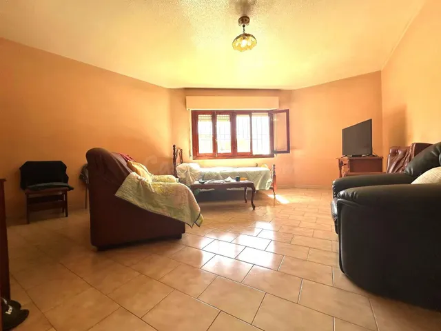 Amplio Dúplex en Adra con Parking y Buen Estado — 2