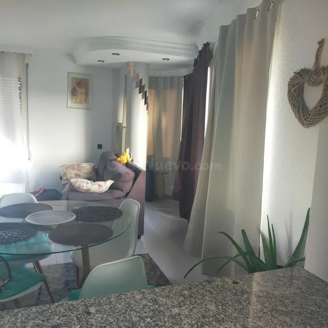 Piso de 3 dormitorios con cocina-comedor abierta y barra ame - foto 5