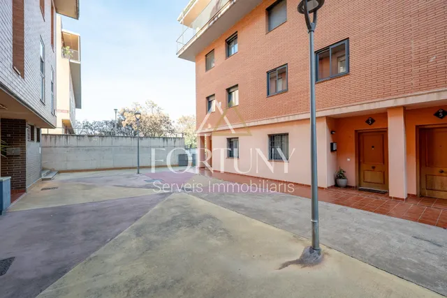 Dúplex en venta Calle Teresa de Calcuta, Reus. — 43