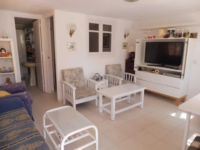 Villa grande con mucho potencial y vistas al mar zona Estupa Budista, Benalmádena — 16