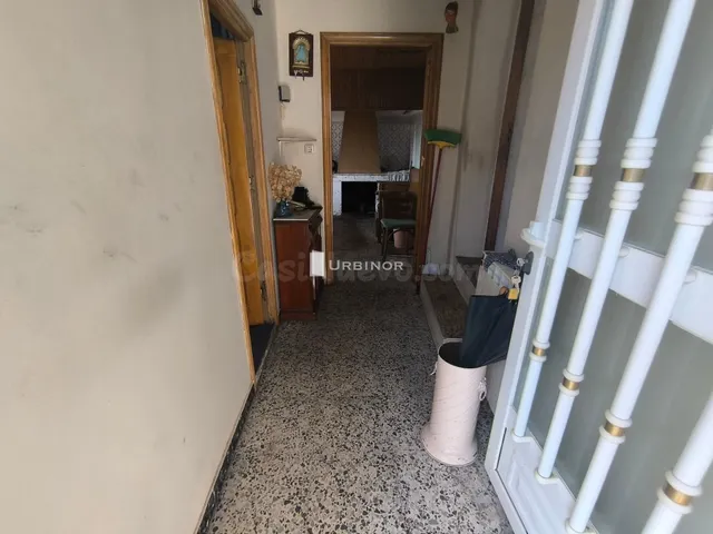 Casa de piedra con reforma parcial, huerta y pozo – a 10 km. - foto 5