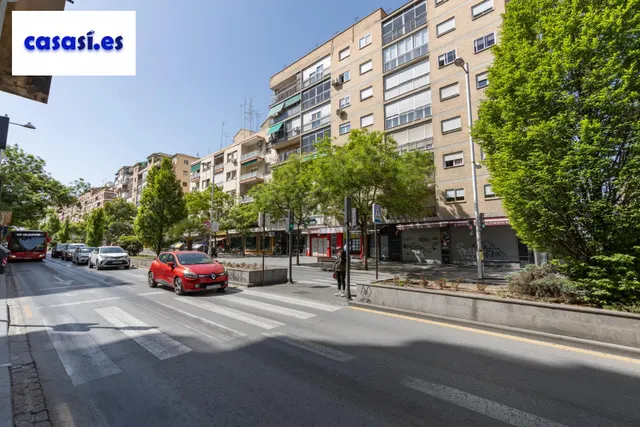 Piso con terraza y gran potencial junto a Camino de Ronda — 44
