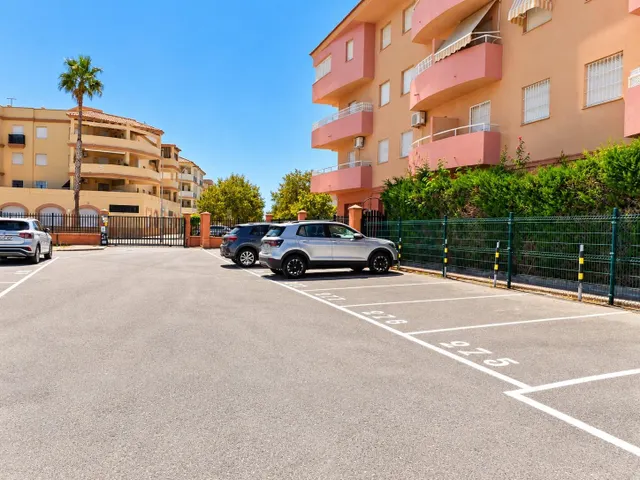 ¡¡¡LUMINOSO PISO DE TRES DORMITORIOS Y DOS BAÑOS EN LA LAGUNA!!! — 31
