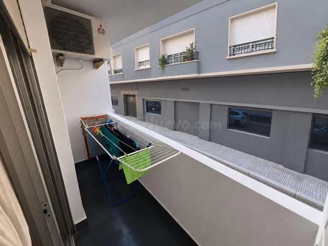 Coqueto piso en primera planta, sin ascensor, con opción de  - foto 3