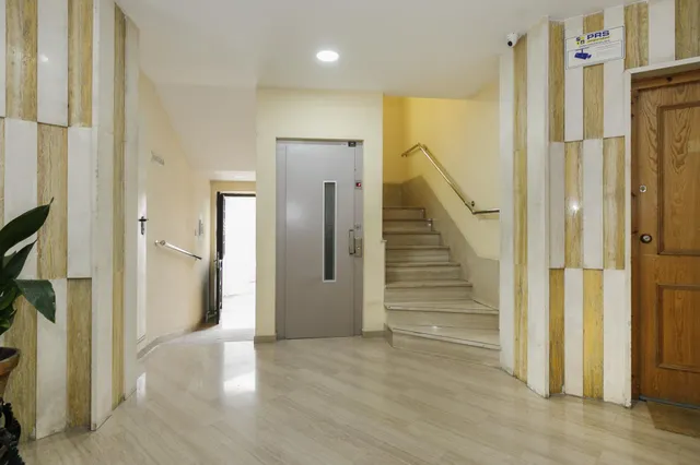 ✨ EXCLUSIVO PISO DE 253 m2 EN GRANADA CENTRO – 2.800 €/MES DE RENTABILIDAD — 32