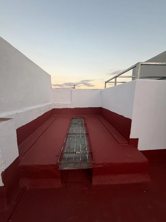 Casa de una planta con patio interior y azotea - zona el peliron — 14