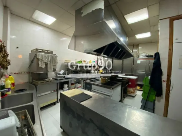 Hostal-Restaurante en la plaza del pueblo — 14
