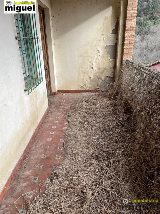 Se vende gran propiedad para rehabilitar en Abándames, Peñamellera Baja — 18