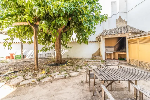¡Gran oportunidad! Se vende adosado en Senyera, ideal para q - foto 2