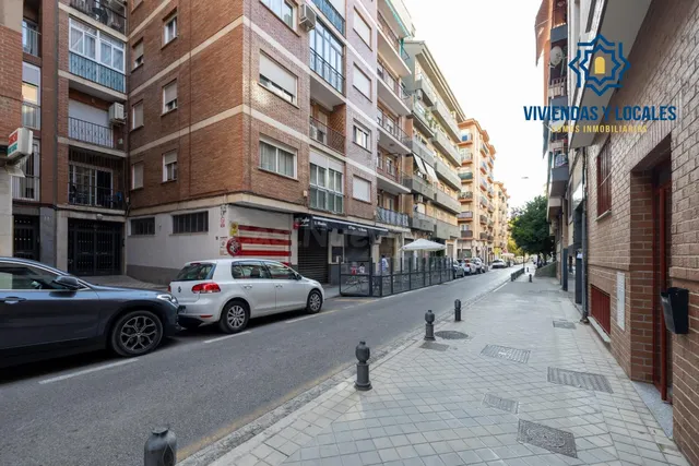 Local comercial de 150 m2 entre Camino de Ronda y Alhamar –  - foto 3