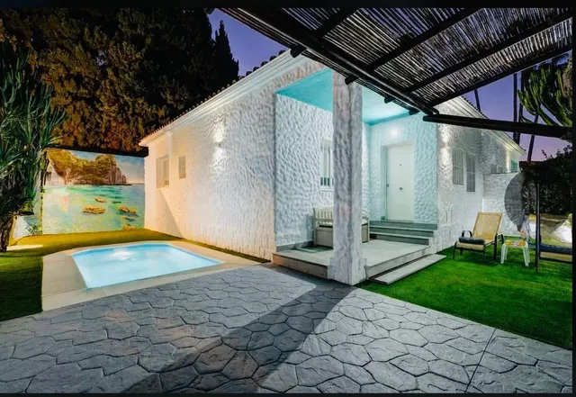 SE ALQUILA CASA CON PISCINA PRIVADA EN LA CAÑADA TORREMOLINO