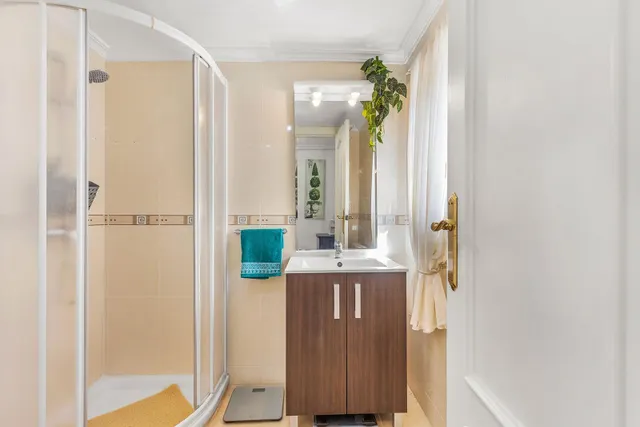 Villa independiente con piscina privada, vitas a la laguna Rosa y Salinas de Torrevieja — 19