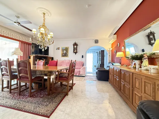 Impresionante Chalet Independiente en El Chaparral, Torrevieja — 47