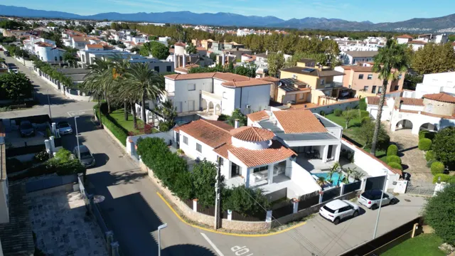 Casa o chalet en venta en Empuriabrava — 3