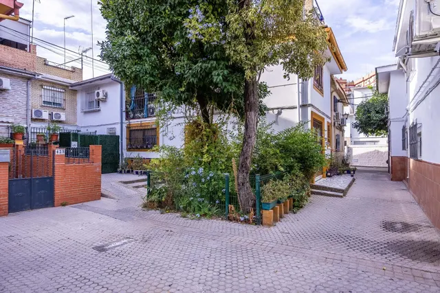 Encantadora Casa Adosada en Barriada Juan XXIII — 31