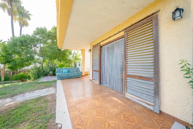 Chalet en primera línea de playa en torrenostra: una oportunidad para crear tu hogar junto al mar — 6