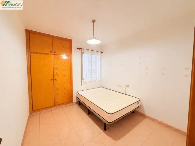 Se vende gran piso de 92m2 con 3 habitaciones dobles en zona rio cervol! 1ª planta edificio sin ascensor! — 16