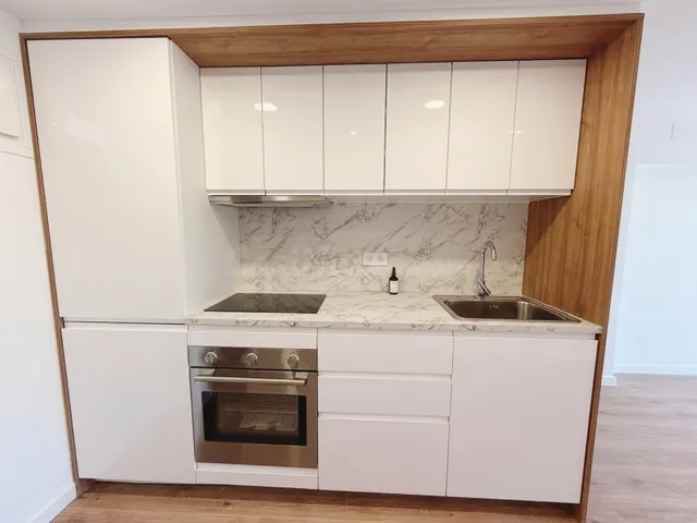 Piso en venta en Avenida de la Telefónica — 5