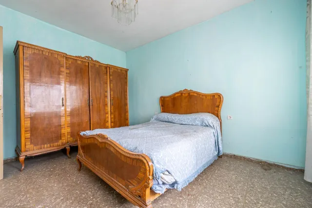 SE VENDE CASA CON UNA PARCELA DE 461 m2 (EN EL CENTRO DE LOS OGÍJARES). — 33