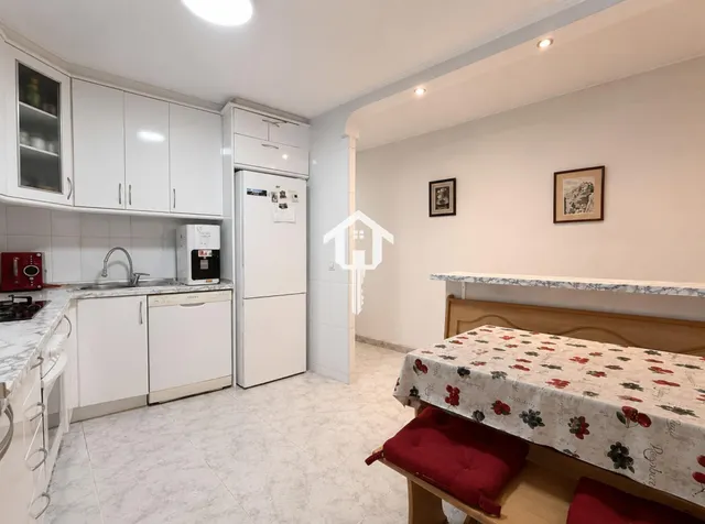 Espectacular piso de 3 habitaciones con patio y aire acondicionado en zona campoamor de Alicante — 12