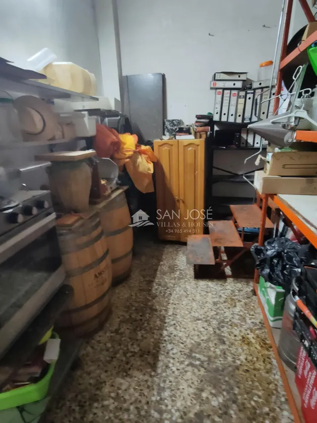 SE VENDE LOCAL CON CAFETERIA-BAR MONTADO CON LICENCIA EN BUENA ZONA DE NOVELDA — 14
