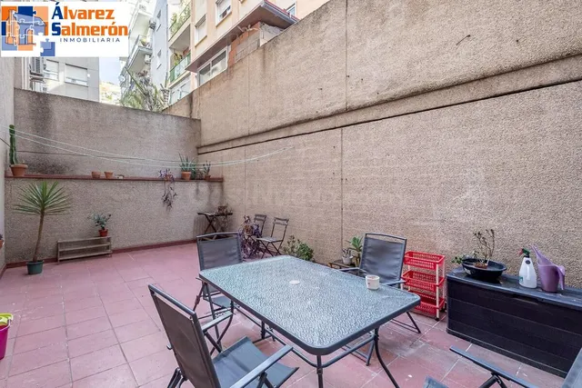 Piso con gran patio en Carretera de la Sierra — 4