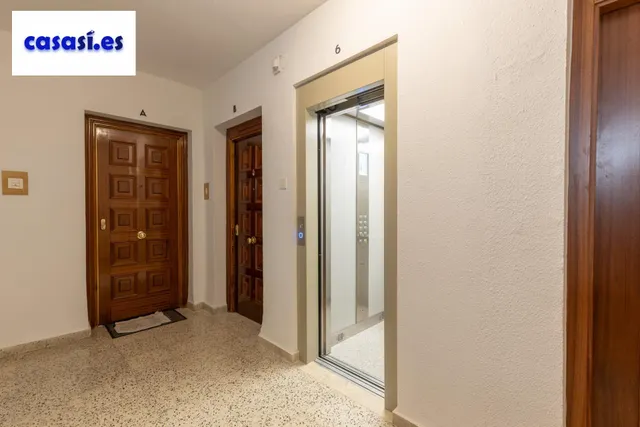 Piso de 3 dormitorios en calle milán, zaidín | muy luminoso y con gran potencial — 26