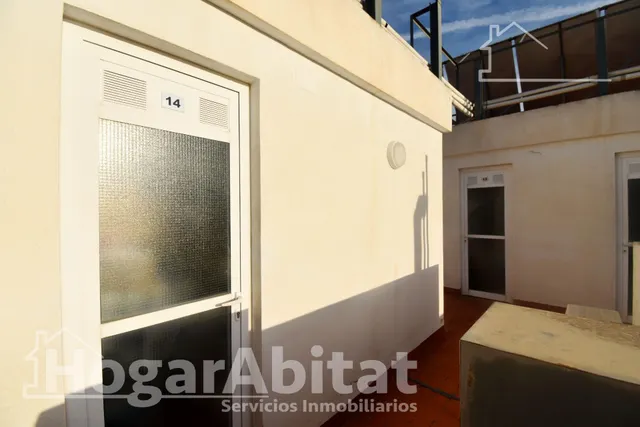 ¡Vistas panorámicas! Alto, bonito y luminoso con ascensor y balcón, cerca del centro — 14