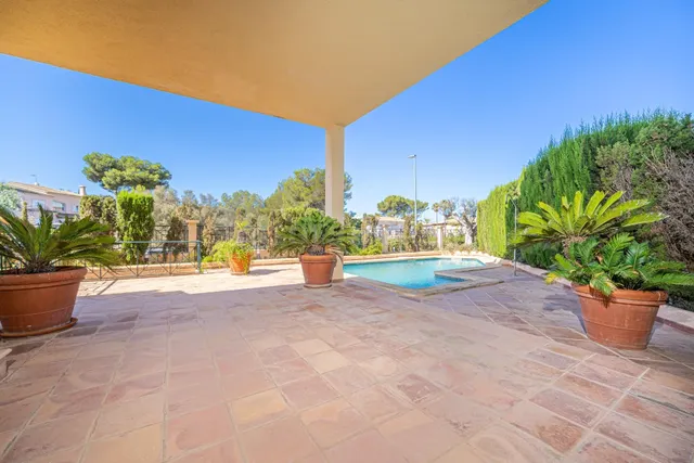 Exclusiva vivienda con jardín y piscina privada en Son Verí Nou — 9