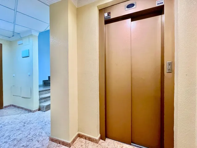 Apartamento reformado de 2 dormitorios a 240 m de la playa — 39