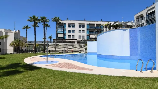 Apartamento moderno en Santa Pola con vistas despejadas — 18