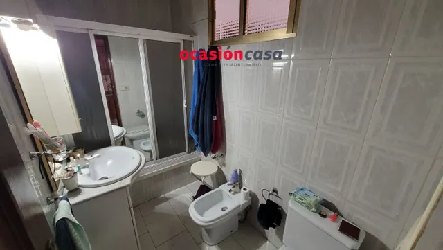 SE VENDE CASA Y PISO — 7
