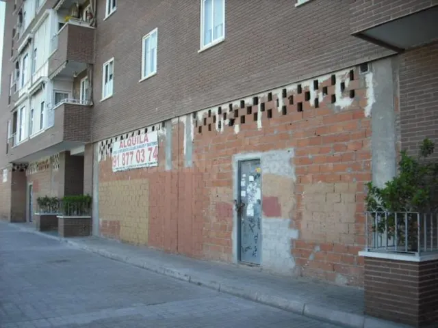 Local Comercial en Camino de La Esgaravita, 34. Alcalá de He