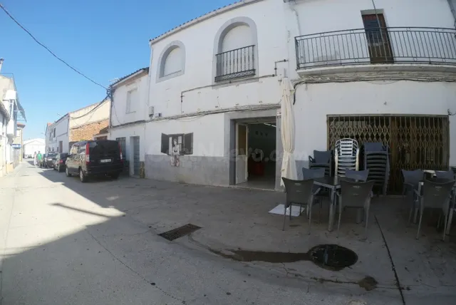 Edificio en calle San Jovita ( local + vivienda)