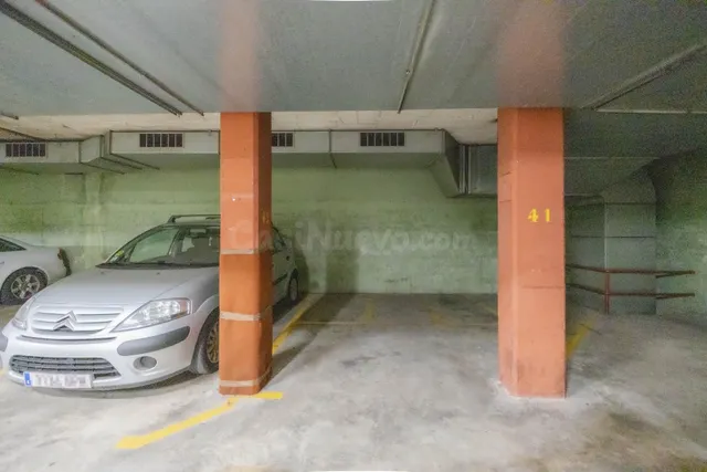 Tu plaza de aparcamiento en el centro: comodidad y ubicación - foto 2