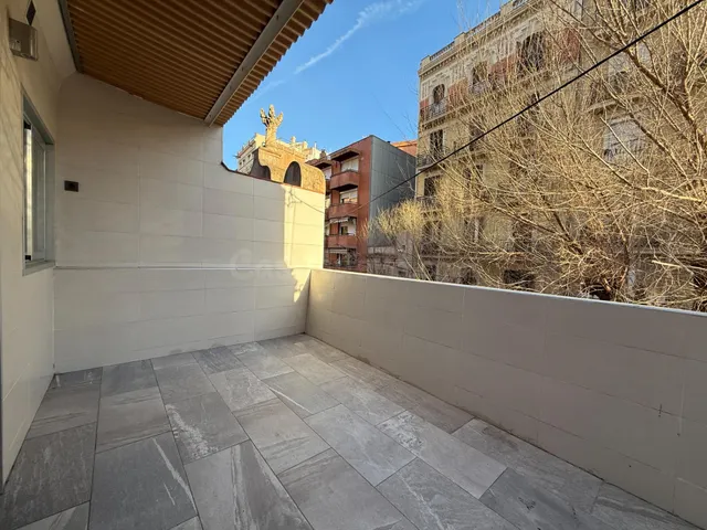Casa moderna reformada en venta junto a Plaza de España – Ba