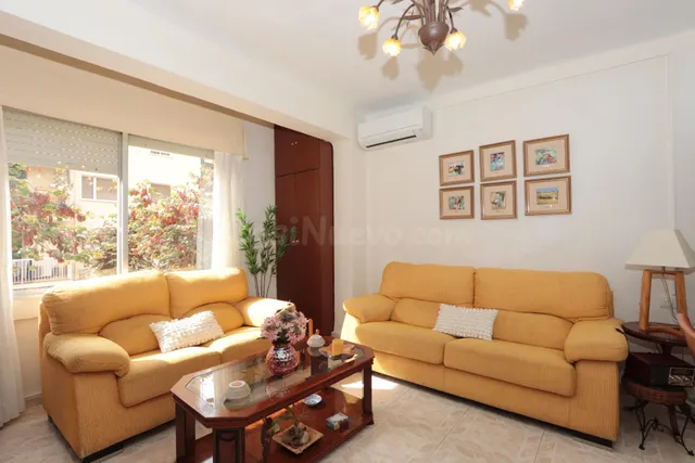 Piso en venta junto a calle Ángel Bruna de 110 m2, 3 dormitorios, baño y aseo, balcon y terraza acristalada — 4