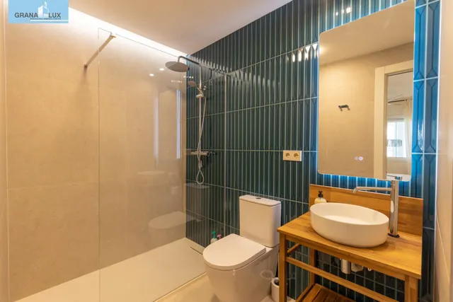 ¡exclusivo apartamento en primera linea de playa con reforma integral de alta gama! — 21