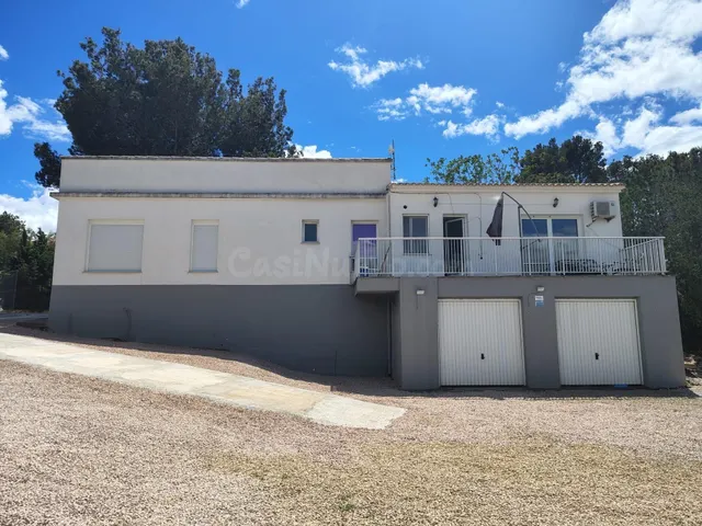 CHALET CON PARCELA Y VISTAS EN CUMBRES DE CALICANTO – ALQUIL