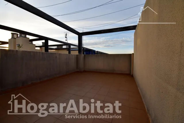 Playa a escasos 100 metros en este luminoso apartamento con terraza y piscina — 33