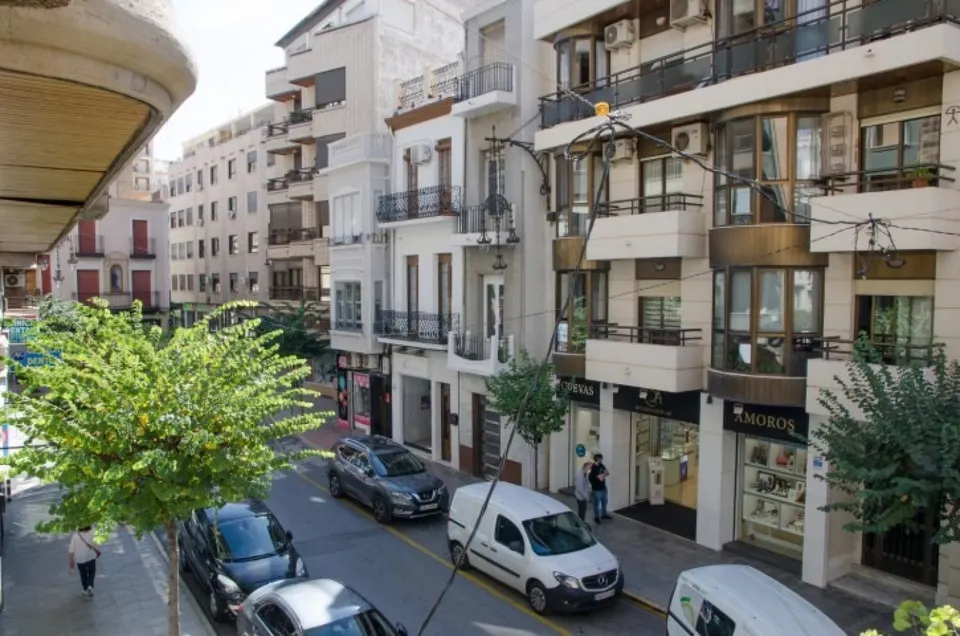 PISO AMPLIO DE 5 DORMITORIOS EN ORIHUELA