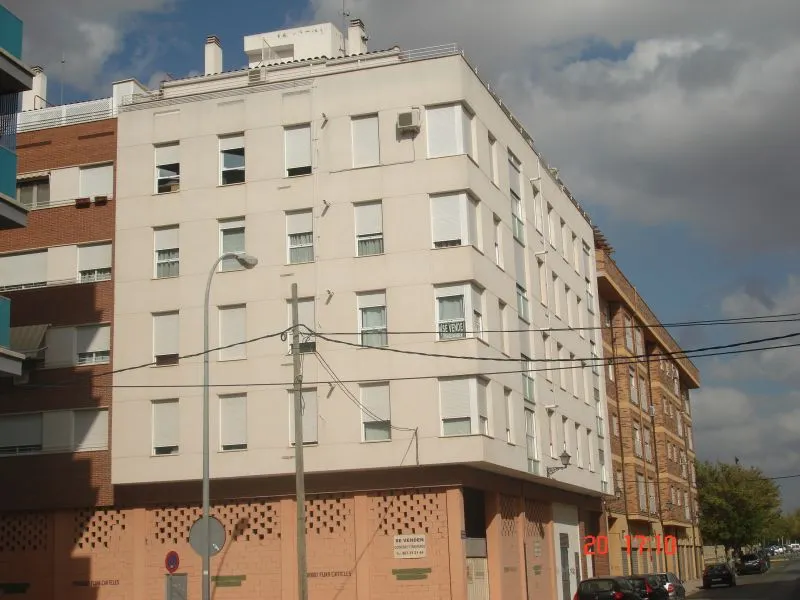PLAZA DE GARAJE FRENTE A LOS INSTITUTOS