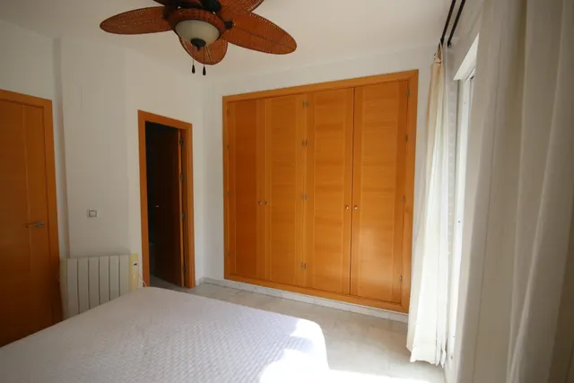 Exclusivo adosado de 3 plantas en Hoyo 14 junto al Campo de Golf – Nuevo Portil — 24