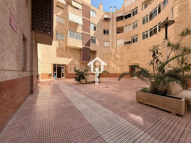 Piso en venta en Alicante. zona de altozano, 118 m2, 3 habitaciones, 2 baños, primera planta con ascensor — 36