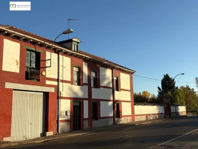 CASA CON AMPLIO TERRENO PRÓXIMA A LEÓN - foto 2