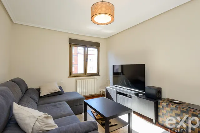 PISO EN VENTA EN AVENIDA TORRELAVEGA, OVIEDO – AMPLITUD Y UB - foto 3