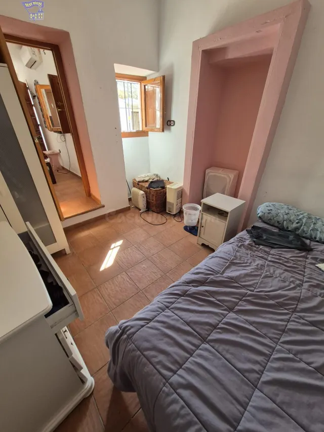 SE VENDE CASA EN PATIO DE VECINOS EN ZONA CASCO ANTIGUO - foto 3