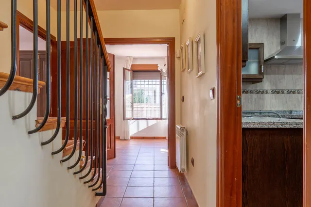 ¡¡ Impresionante chalet dividido en dos viviendas con piscina y zona ajardinadas !! — 12
