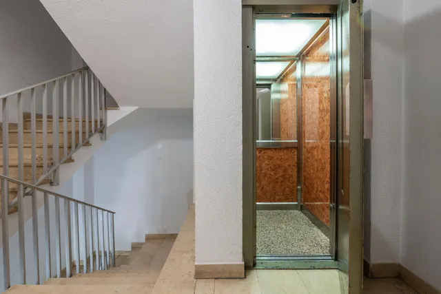 VENTA DE CÉNTRICO PISO EN ACERA DEL CASINO (CENTRO) - GRANADA — 40