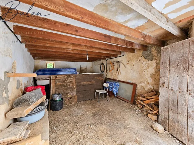 Casa señorial a reformar con bodegas, gran patio y garaje en Consell — 48